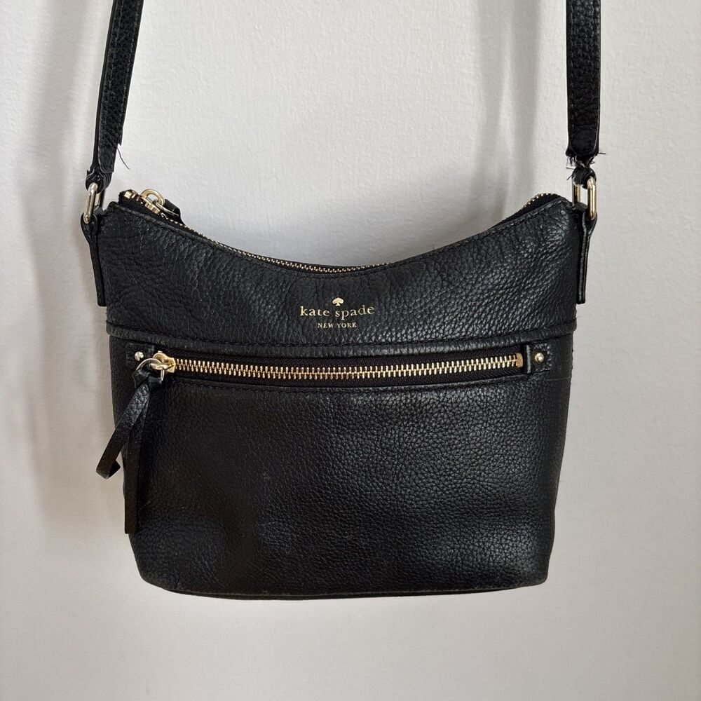 Kate Spade New York Cobble Hill Tenley PWRU2587 Small Crossbody Swingpack.